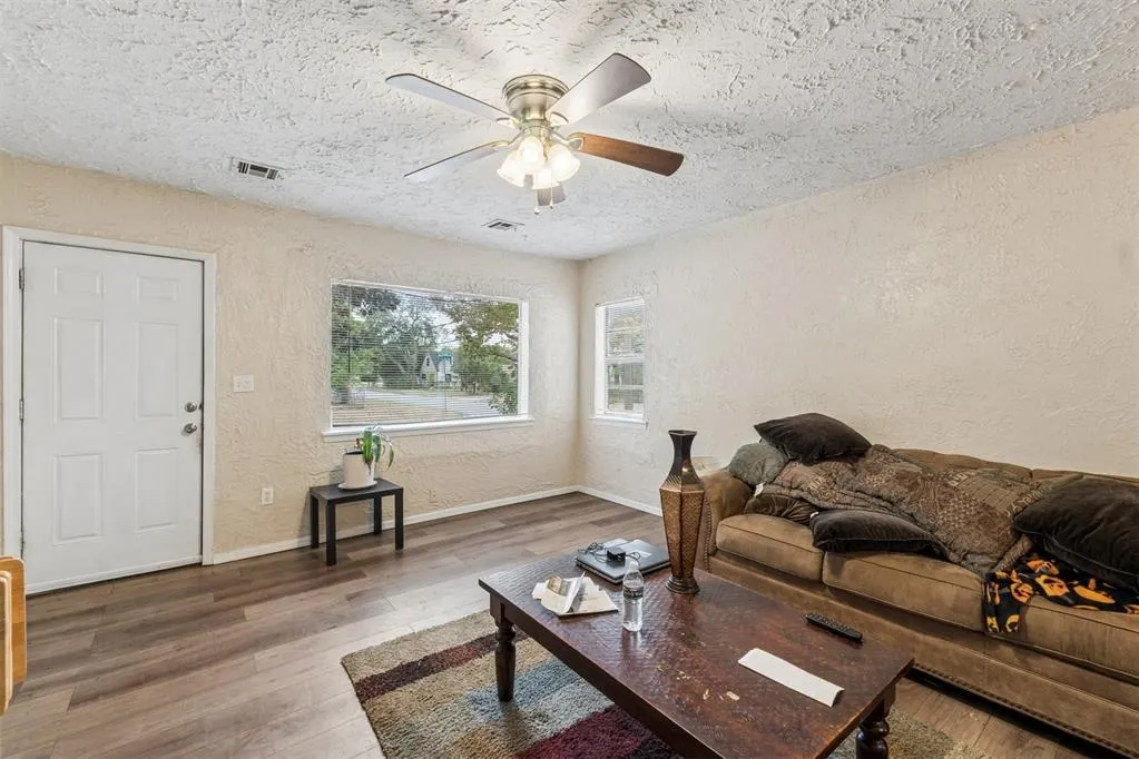 Photo 5 — 2935 NW 20th Street, Oklahoma City, OK 73107