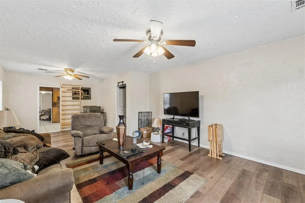 Photo 7 — 2935 NW 20th Street, Oklahoma City, OK 73107