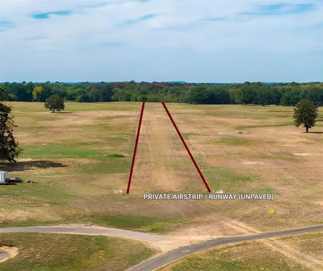 Photo 3 — 800 W Pryor Avenue, Pocola, OK 74902