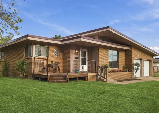 Photo 2 — 6909 Bernadine Lane, Oklahoma City, OK 73159