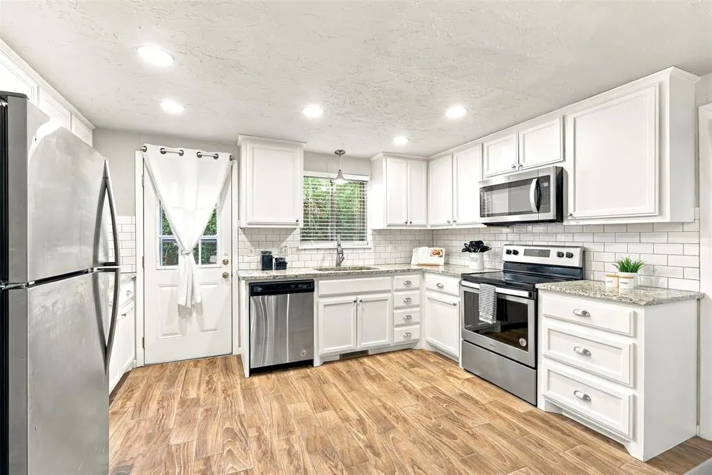 Photo 7 — 6909 Bernadine Lane, Oklahoma City, OK 73159