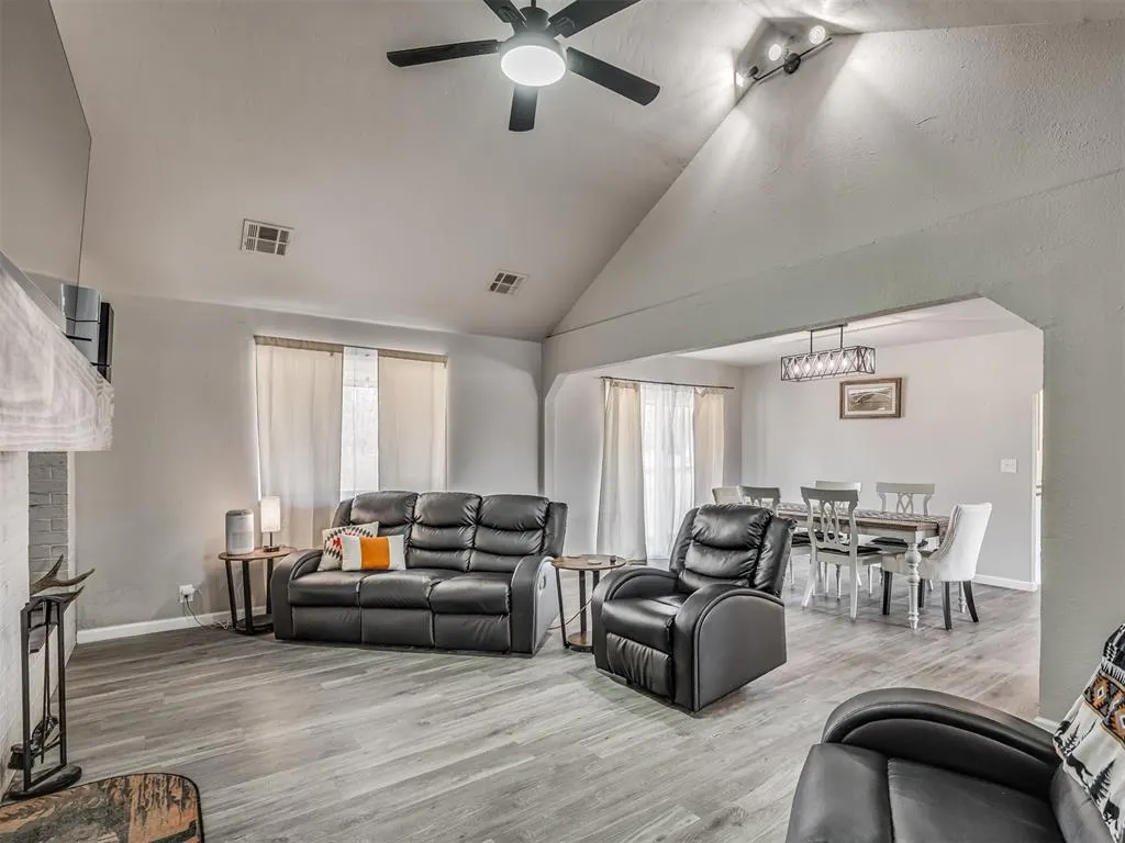 Photo 4 — 10828 Eastway Street, McLoud, OK 74851