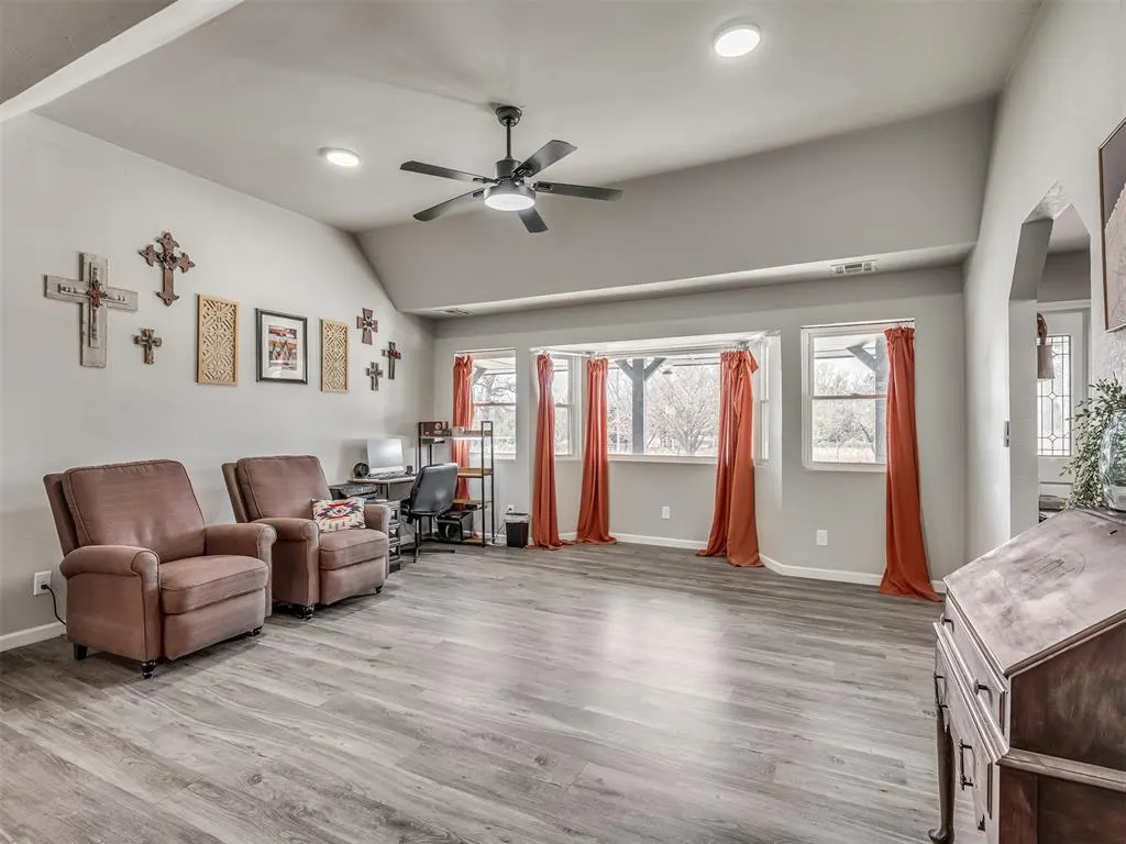 Photo 8 — 10828 Eastway Street, McLoud, OK 74851