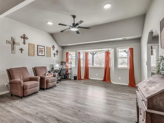 Photo 8 — 10828 Eastway Street, McLoud, OK 74851