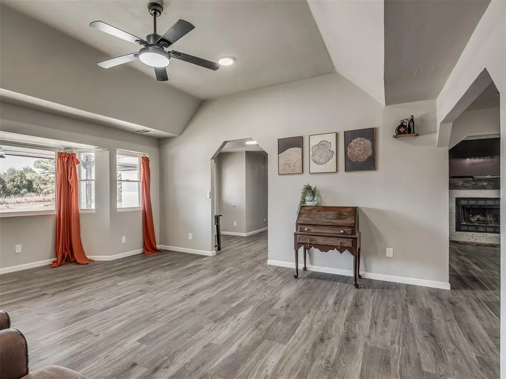 Photo 10 — 10828 Eastway Street, McLoud, OK 74851