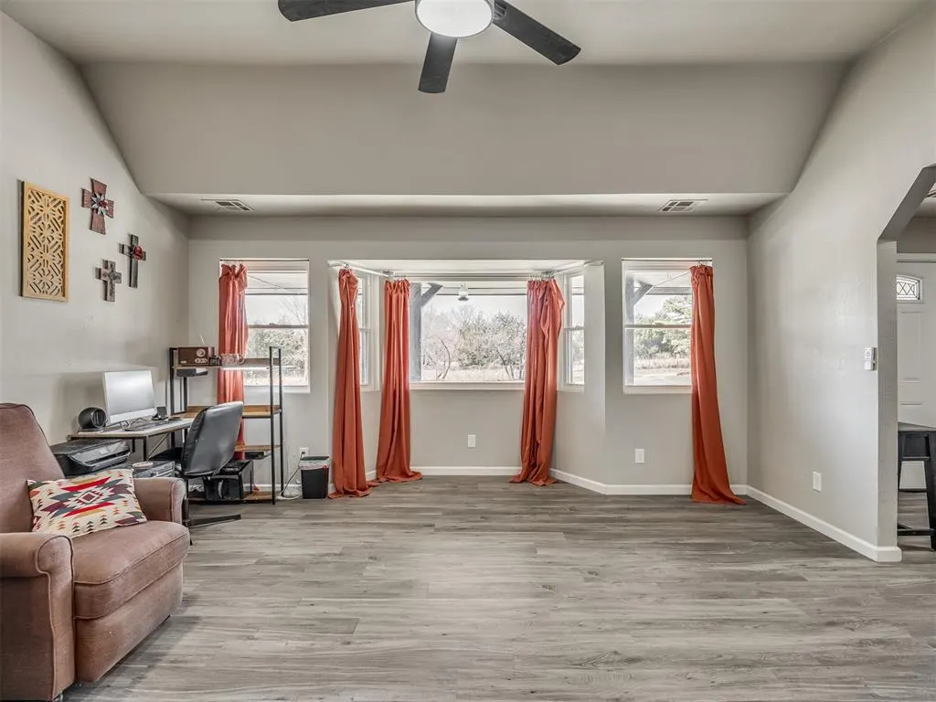 Photo 11 — 10828 Eastway Street, McLoud, OK 74851