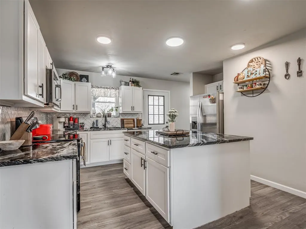 Photo 12 — 10828 Eastway Street, McLoud, OK 74851