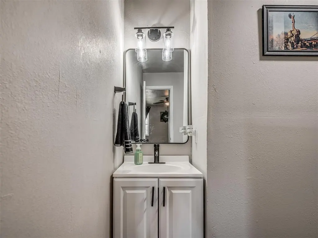 Photo 32 — 10828 Eastway Street, McLoud, OK 74851