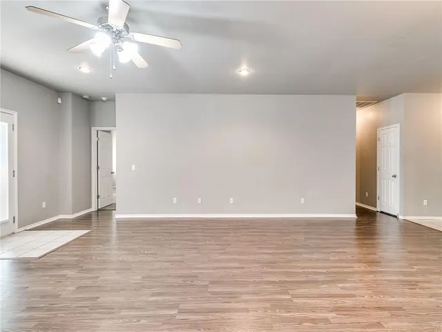 Photo 6 — 5928 SE 69th Street, Oklahoma City, OK 73135