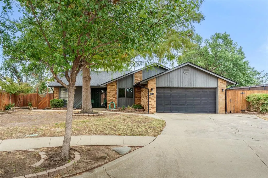 Front exterior — 3115 Bent Oaks Circle, Norman, OK 73072