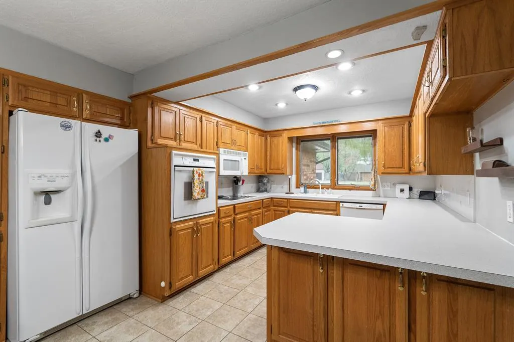 Photo 10 — 3115 Bent Oaks Circle, Norman, OK 73072