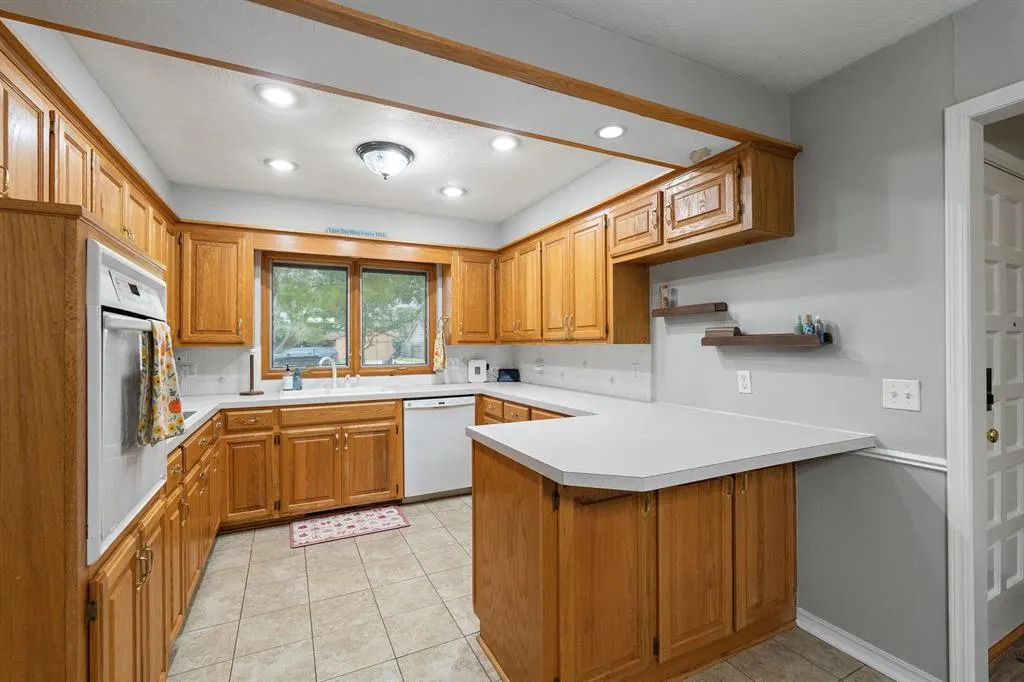 Photo 11 — 3115 Bent Oaks Circle, Norman, OK 73072