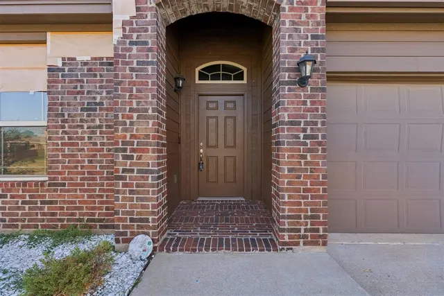Photo 2 — 9520 Timberland Lane, Yukon, OK 73099