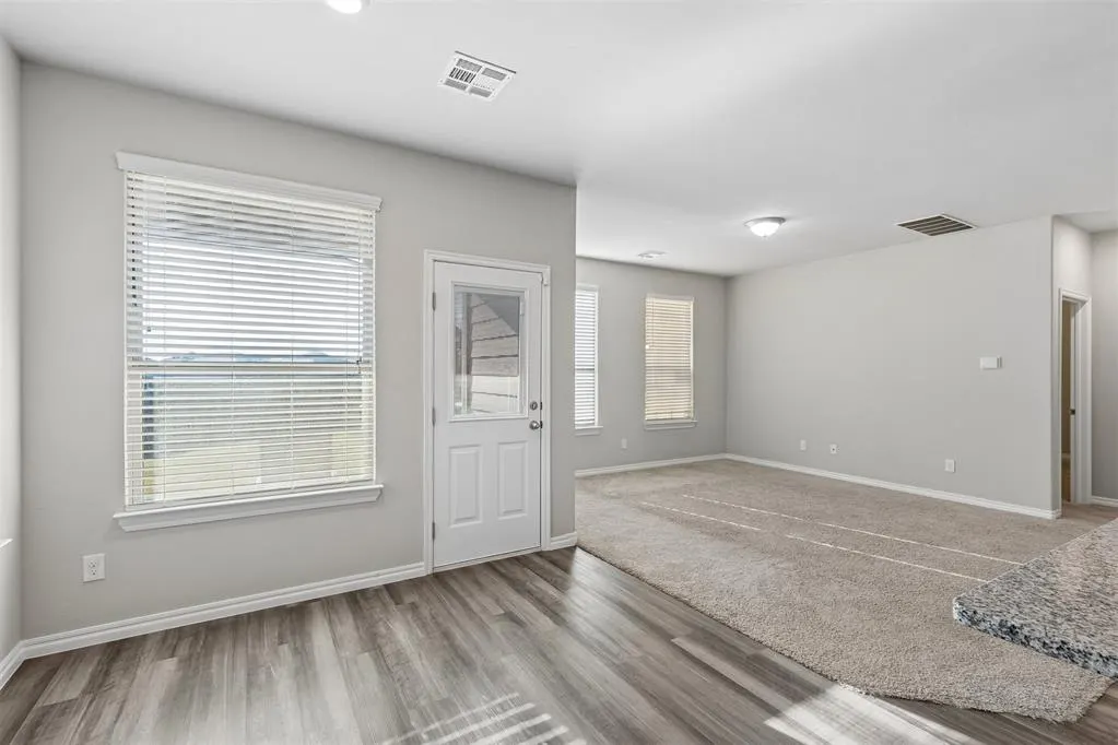 Photo 9 — 9520 Timberland Lane, Yukon, OK 73099