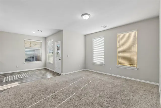 Photo 6 — 9520 Timberland Lane, Yukon, OK 73099