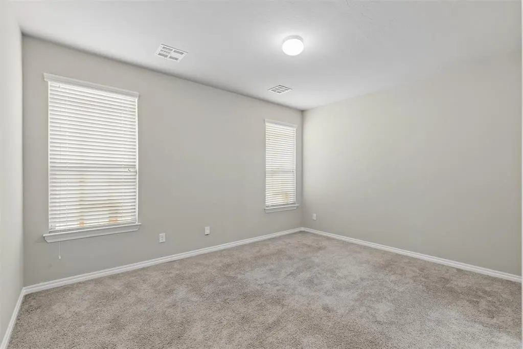 Photo 7 — 9520 Timberland Lane, Yukon, OK 73099
