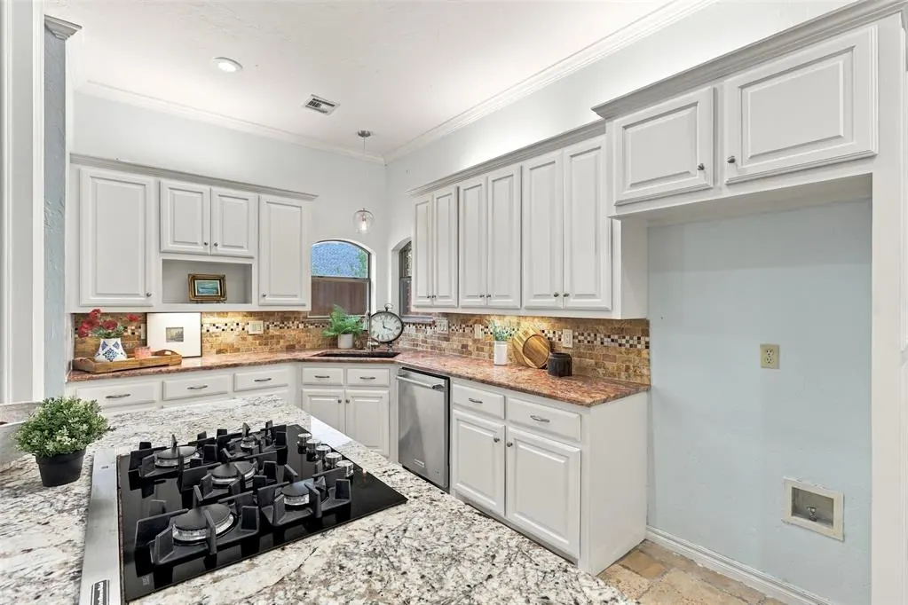 Photo 12 — 2421 Marforio Place, Oklahoma City, OK 73170
