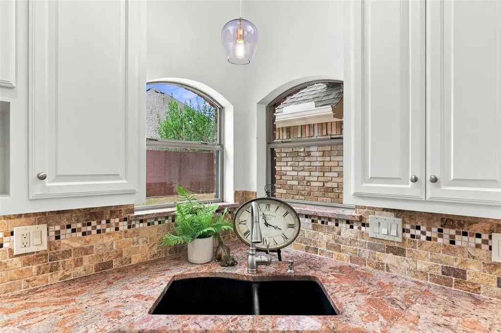 Photo 14 — 2421 Marforio Place, Oklahoma City, OK 73170
