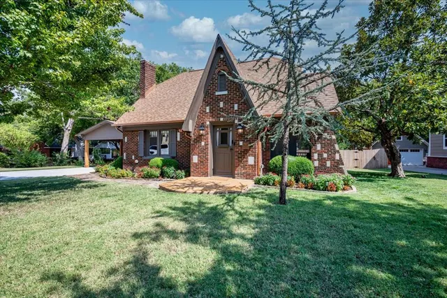 Photo 2 — 1415 Oklahoma Avenue, Norman, OK 73071