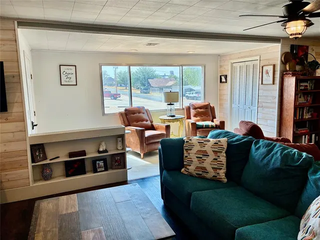 Photo 7 — 305 E Main Street, Hydro, OK 73048