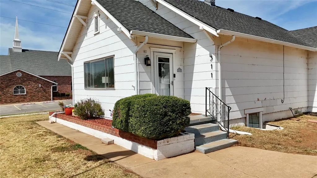 Photo 36 — 305 E Main Street, Hydro, OK 73048