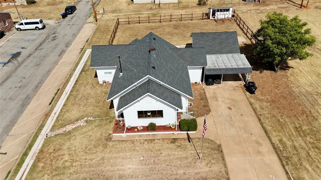 Photo 38 — 305 E Main Street, Hydro, OK 73048