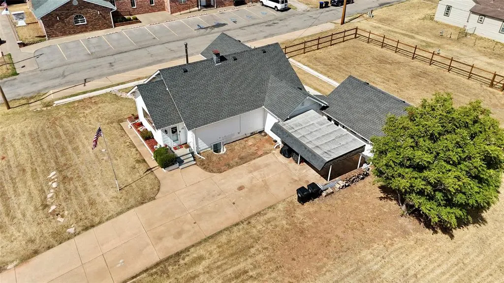 Photo 39 — 305 E Main Street, Hydro, OK 73048