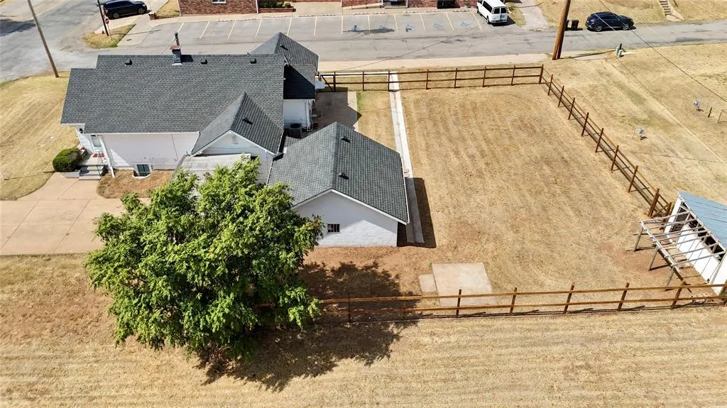 Photo 40 — 305 E Main Street, Hydro, OK 73048