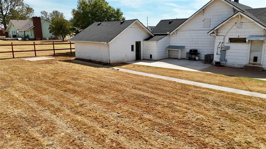 Photo 44 — 305 E Main Street, Hydro, OK 73048