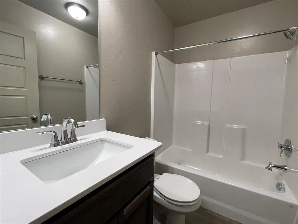 Photo 13 — 2033 Sara Vista Road, Yukon, OK 73099