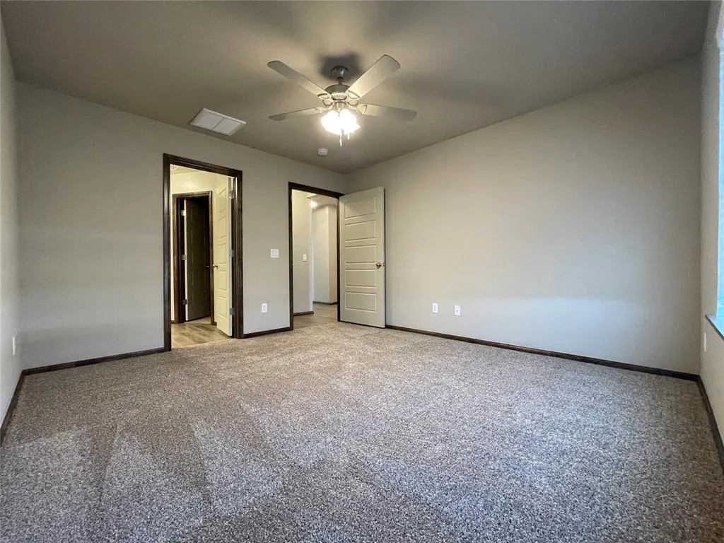Photo 18 — 2033 Sara Vista Road, Yukon, OK 73099