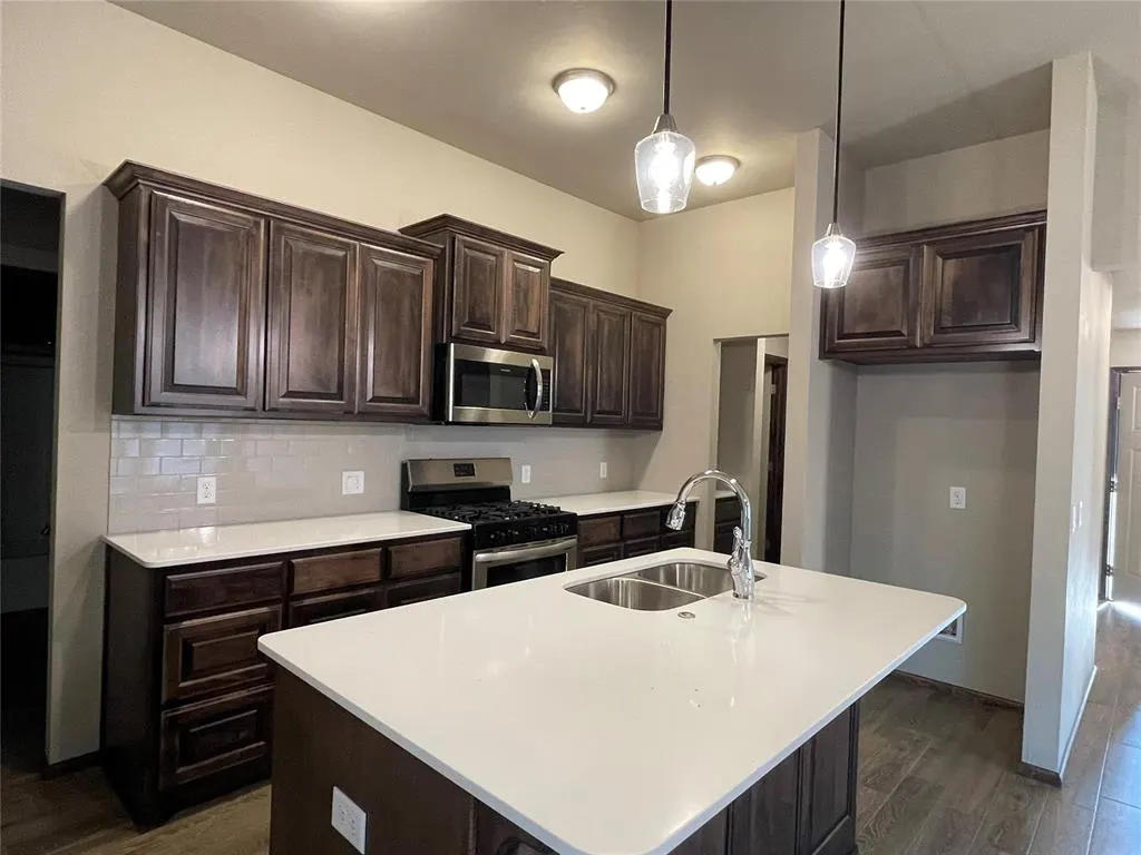 Photo 23 — 2033 Sara Vista Road, Yukon, OK 73099