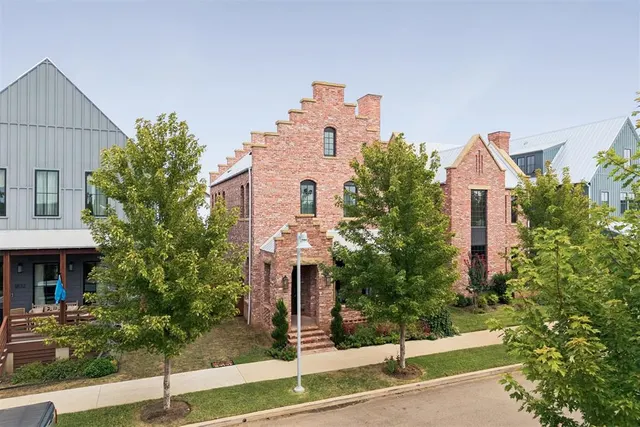 Photo 2 — 1900 Oso Avenue, Oklahoma City, OK 73108