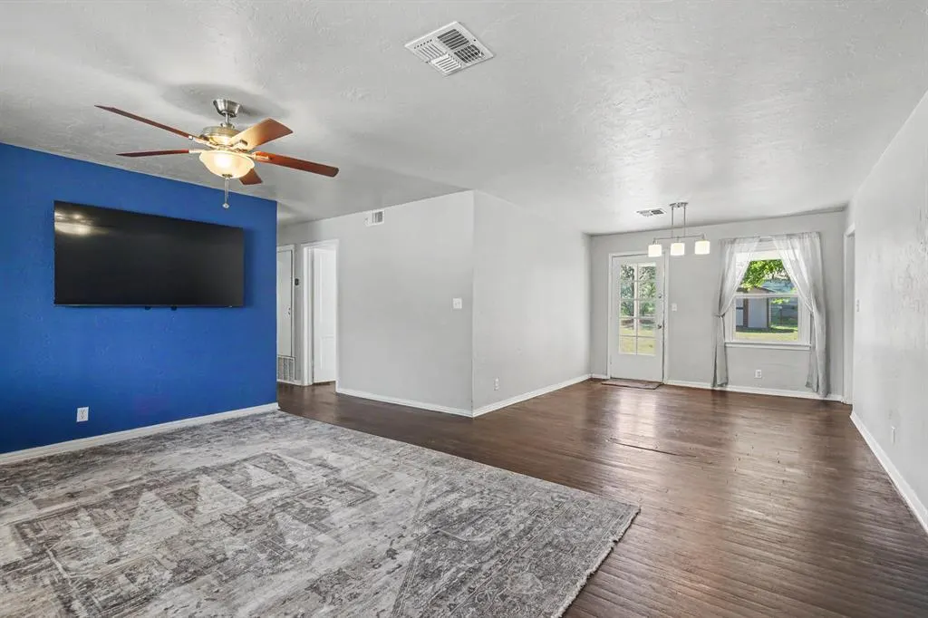 Photo 3 — 1700 Carlisle Road, Oklahoma City, OK 73120