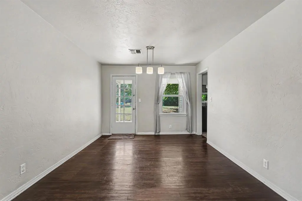 Photo 4 — 1700 Carlisle Road, Oklahoma City, OK 73120