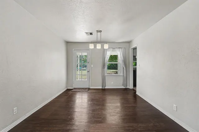 Photo 4 — 1700 Carlisle Road, Oklahoma City, OK 73120