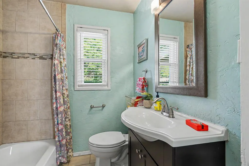 Photo 12 — 1700 Carlisle Road, Oklahoma City, OK 73120