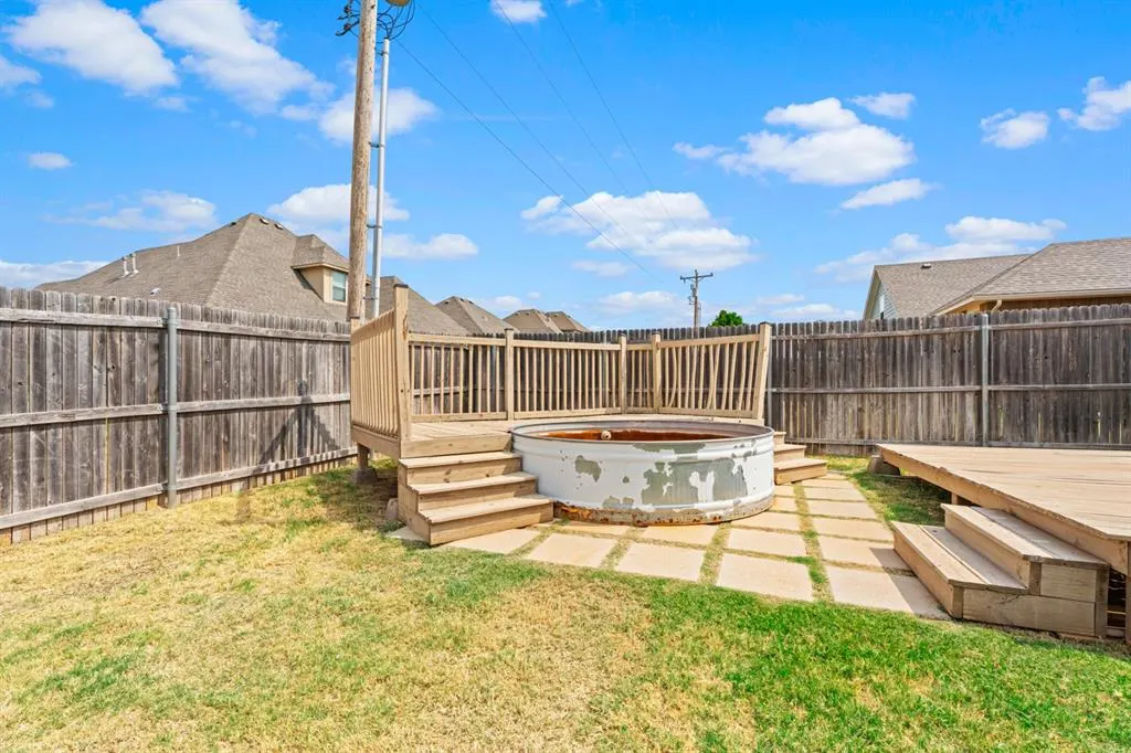 Photo 34 — 9053 NW 143rd Street, Yukon, OK 73099