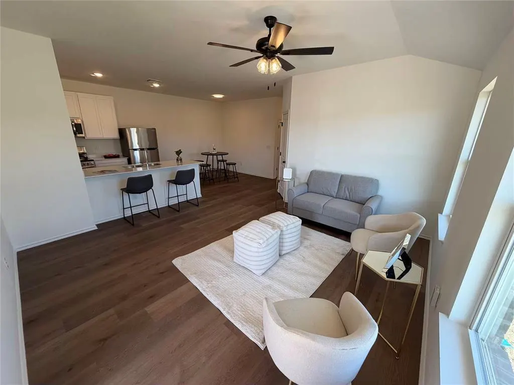 Photo 3 — 310 Aaran Way, Yukon, OK 73099