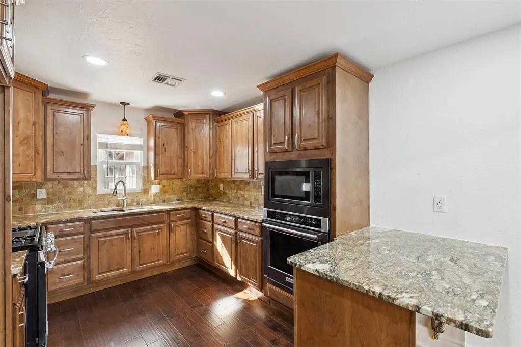 Photo 4 — 3228 Cashion Place, Oklahoma City, OK 73112