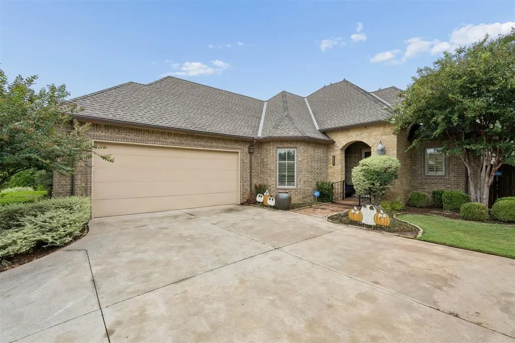 Front exterior — 3339 Stone Brook Court, Oklahoma City, OK 73120
