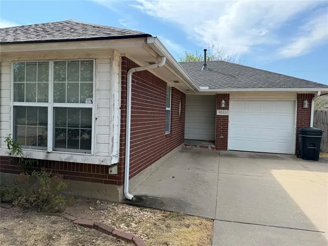 Front exterior — 1032 Cambridge Court, Moore, OK 73160