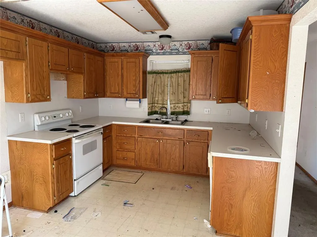 Photo 6 — 1032 Cambridge Court, Moore, OK 73160