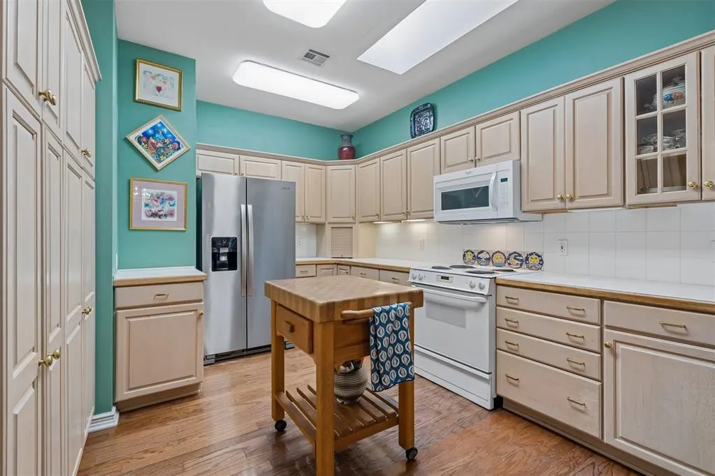 Photo 11 — 8618 N May Avenue 32B, Oklahoma City, OK 73120