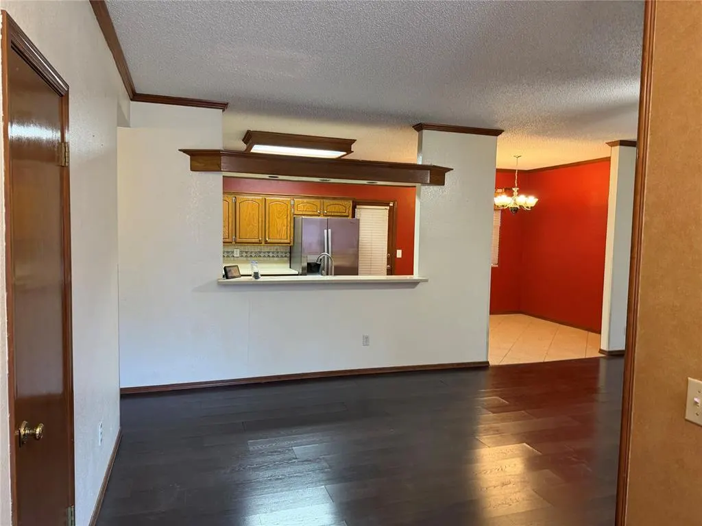 Photo 3 — 901 Randall Drive, Moore, OK 73160
