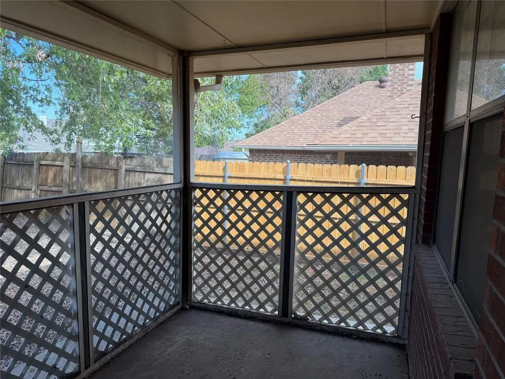 Photo 12 — 901 Randall Drive, Moore, OK 73160