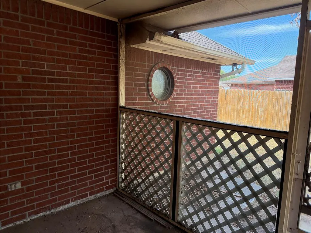 Photo 13 — 901 Randall Drive, Moore, OK 73160