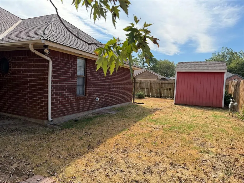 Photo 15 — 901 Randall Drive, Moore, OK 73160