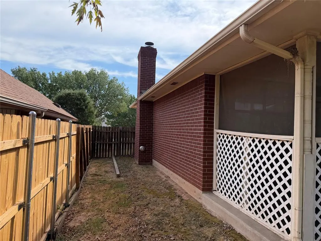 Photo 16 — 901 Randall Drive, Moore, OK 73160