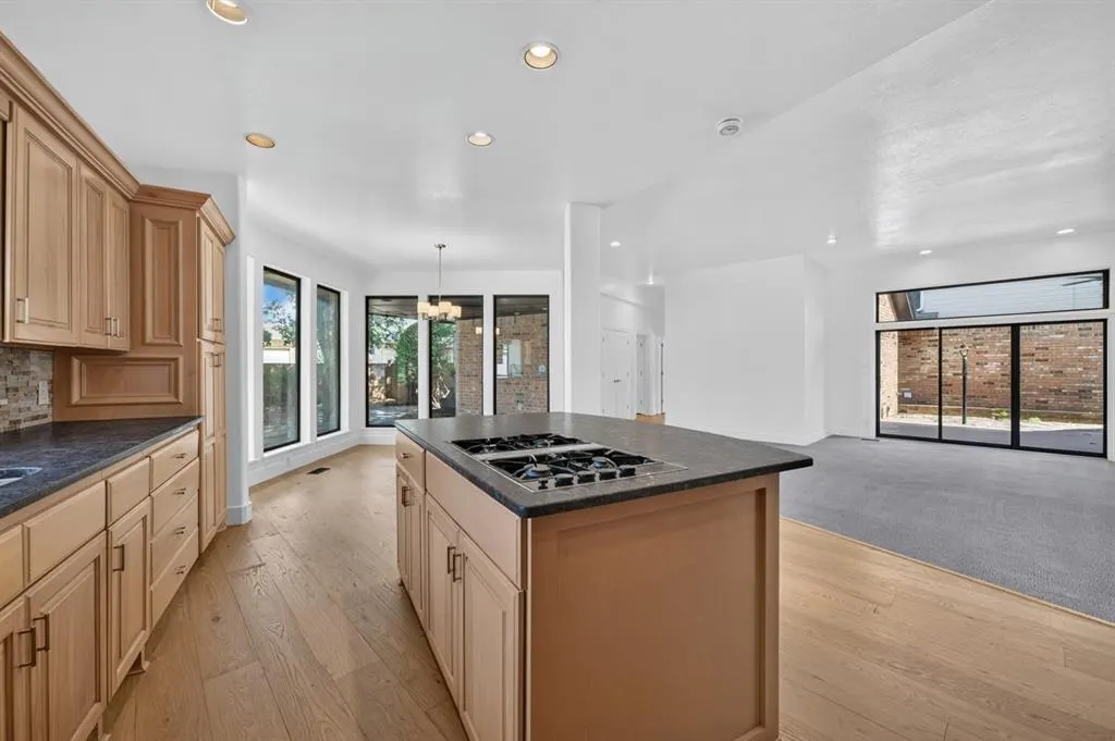 Photo 10 — 545 E Oak Place, Edmond, OK 73025
